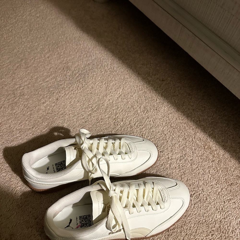Women’s 5v5 AOS Puma sneakers - Picture 2 of 9